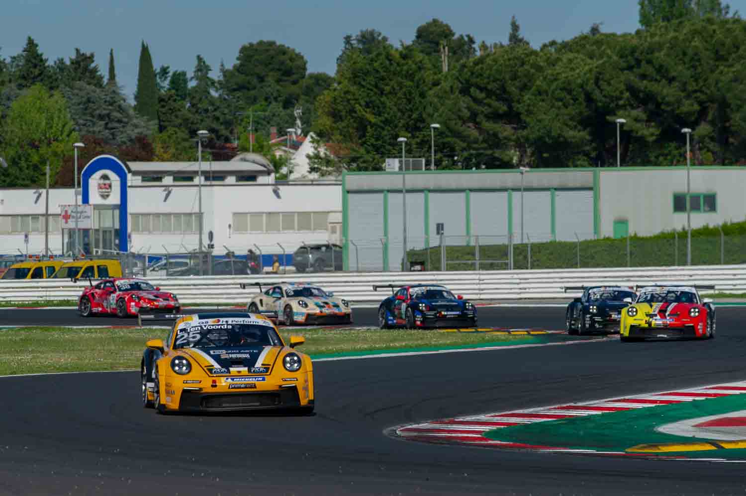 Porsche Carrera Cup Italia, prestigioso campionato monomarca, apre la stagione e lo fa sulla pista del Misano World Circuit.