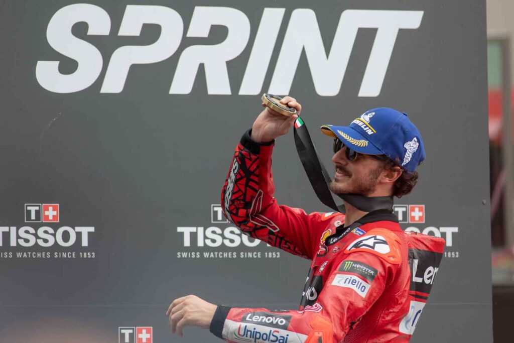 Bagnaia festeggia la vittoria della sprint race