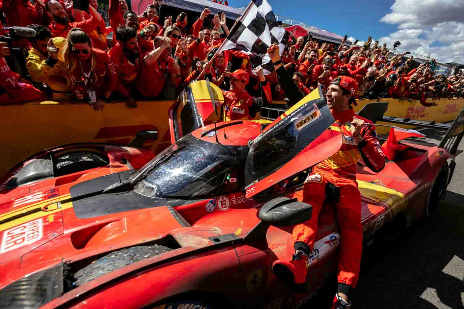 La Ferrari 499P numero 51 del trio Pier Guidi, Calado e Giovinazzi conquista la 24h di Le Mans 2023. Primo successo dal 1965, il 10° dal 1923