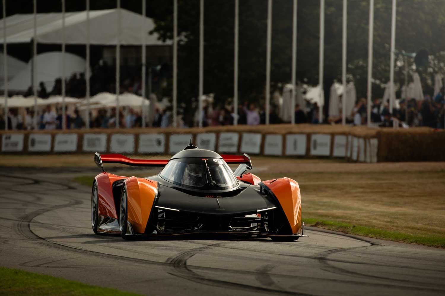 La McLaren Solus GT vince, nell'ambito del Goodwood Festival of Speed, la Timed Shootout Final. Successo che festeggia i 60 anni del marchio