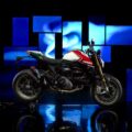 Ducati Monster 30° Anniversario è il modello speciale, con il quale la casa di Borgo Panigale celebra 30 anni della moto emblema del naked