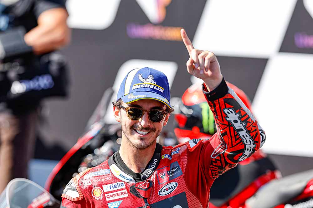 Pecco Bagnaia Team Ducati Lenovo esulta per il primo posto