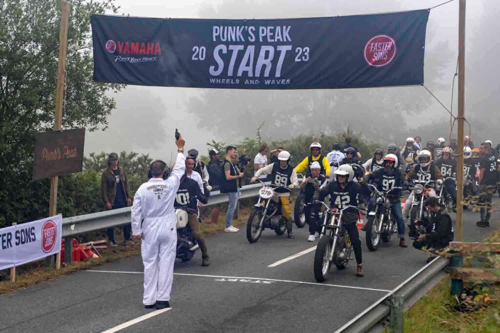 La partenza della Punk's Peak del Wheels and Waves 2023