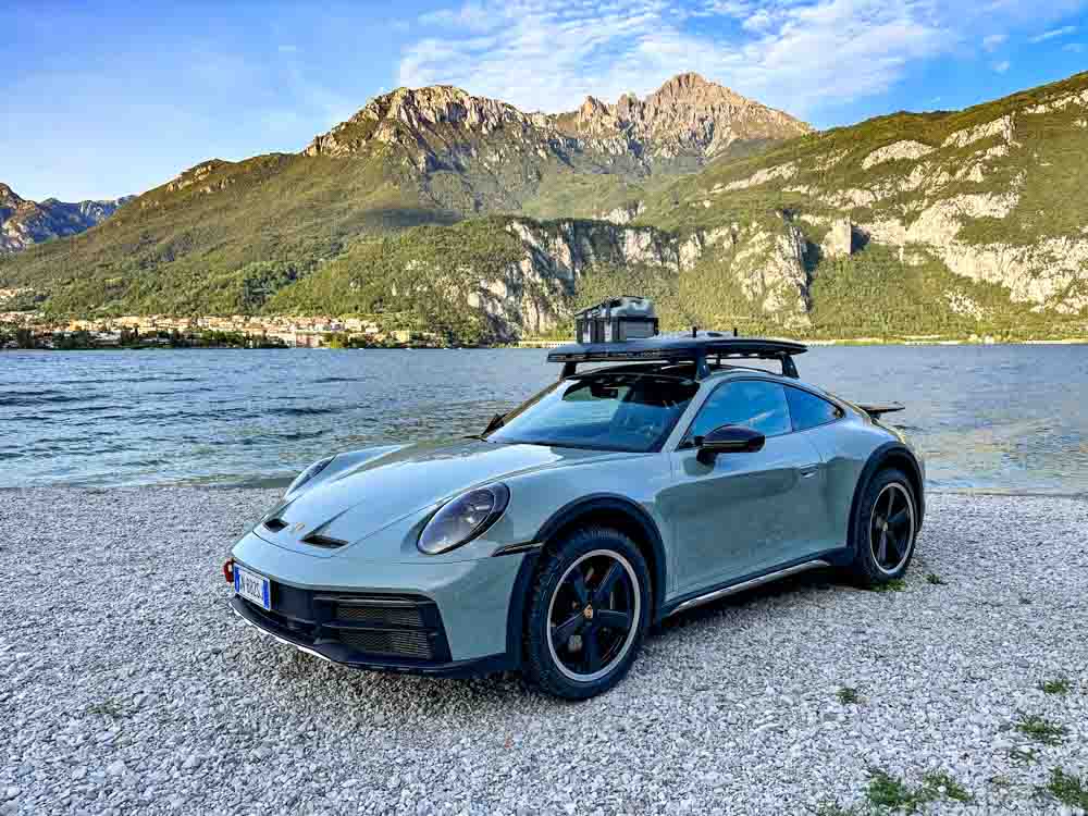La Porsche 911 Dakar sulla spiaggia del Nautilus