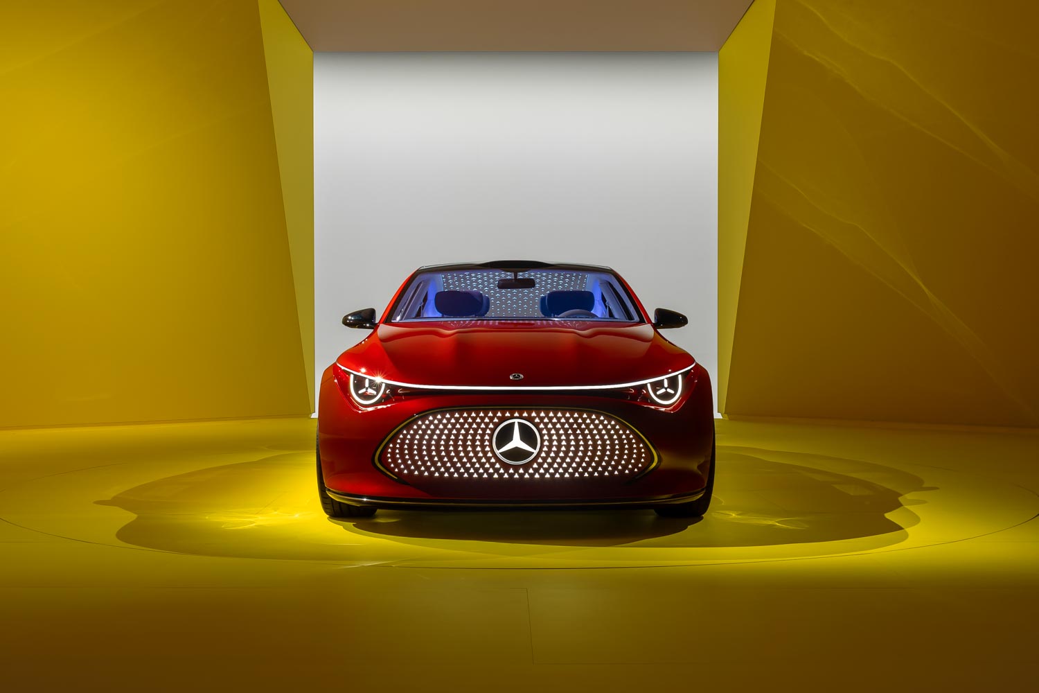 La Mercedes CLA Concept è il prototipo che eleva l'esperienza elettrica e dà vita ad una nuova famiglia di modelli