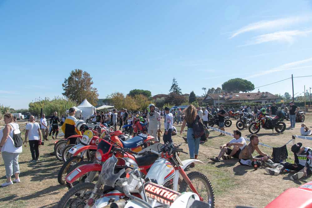 Wheels and Waves Italia il paddock della Vintage Rally Enduro