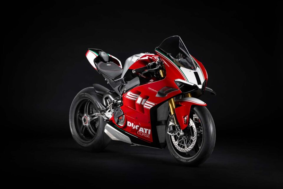 Ducati Panigale V4 SP2 30° Anniversario 916 è il modello speciale per celebrare la 916 emblema delle supersportive Ducati.