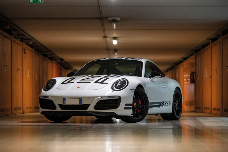 Esclusiva Porsche 911 Carrera Endurance del 2017 all'Asta ad AutoClassica di Milano