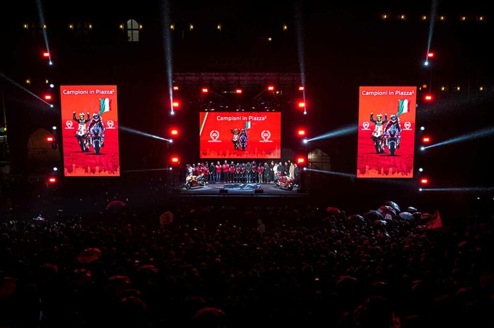 Ducati festeggia il trionfo mondiale all'Unipol Arena