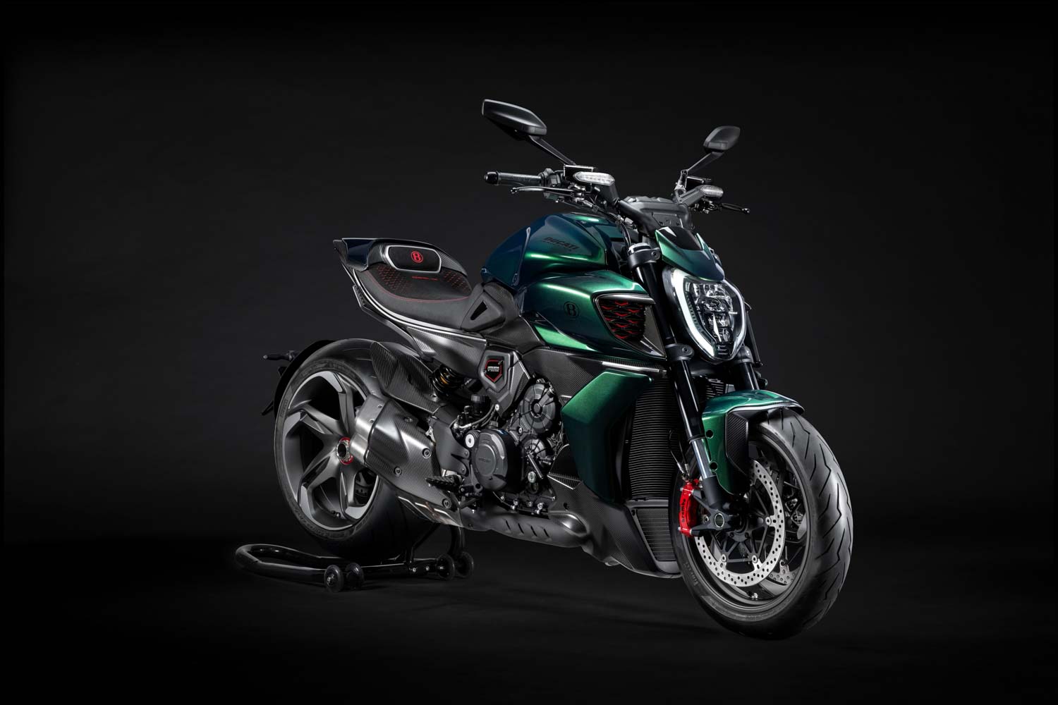 Ducati Diavel for Bentley, arte ed eccellenza su due ruote