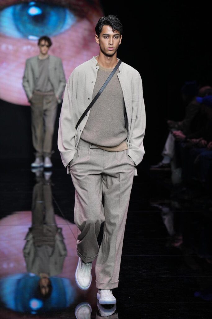 Giorgio Armani uomo: sfila l'eleganza rilassata