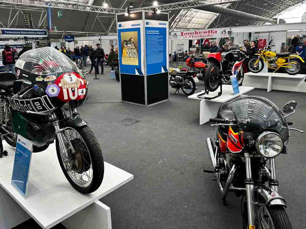 Benelli e Motobi moto storiche alla mostra scambio di Novegro