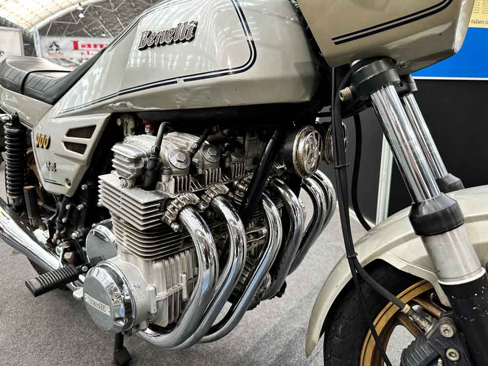 Benelli e Motobi moto storiche alla mostra scambio di Novegro