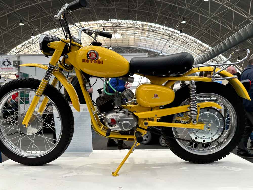 Benelli e Motobi moto storiche alla mostra scambio di Novegro