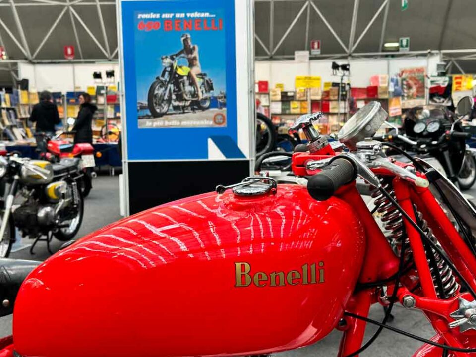 Benelli e Motobi moto storiche alla mostra scambio di Novegro