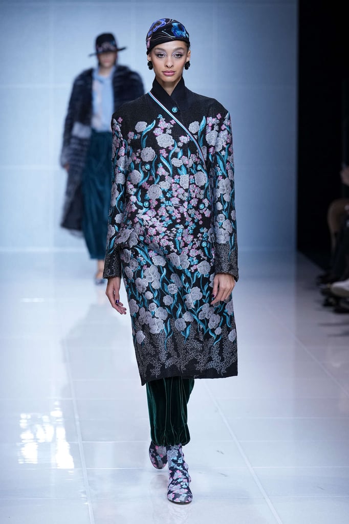 Giorgio Armani donna: fiori d'inverno illuminano la moda