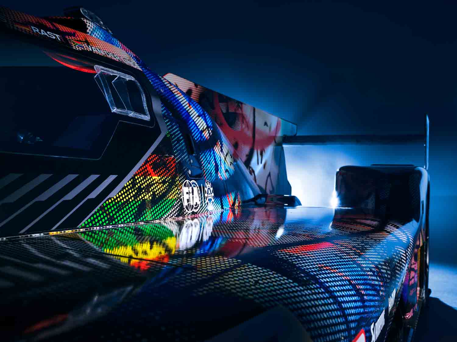 BMW-M-Hybrid-V8-Art-Car-Julie-Mehretu-presentazione-parigi