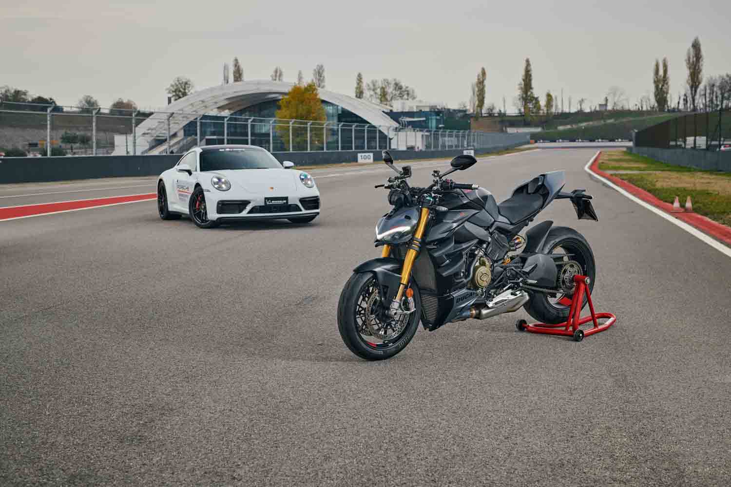 Ducati & Porsche Italia, il format per scendere in pista