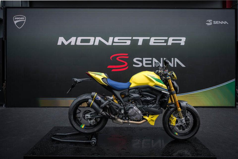 ducati-senna-tributo-ad-ayrton-senna-con-il-monster-da-collezione