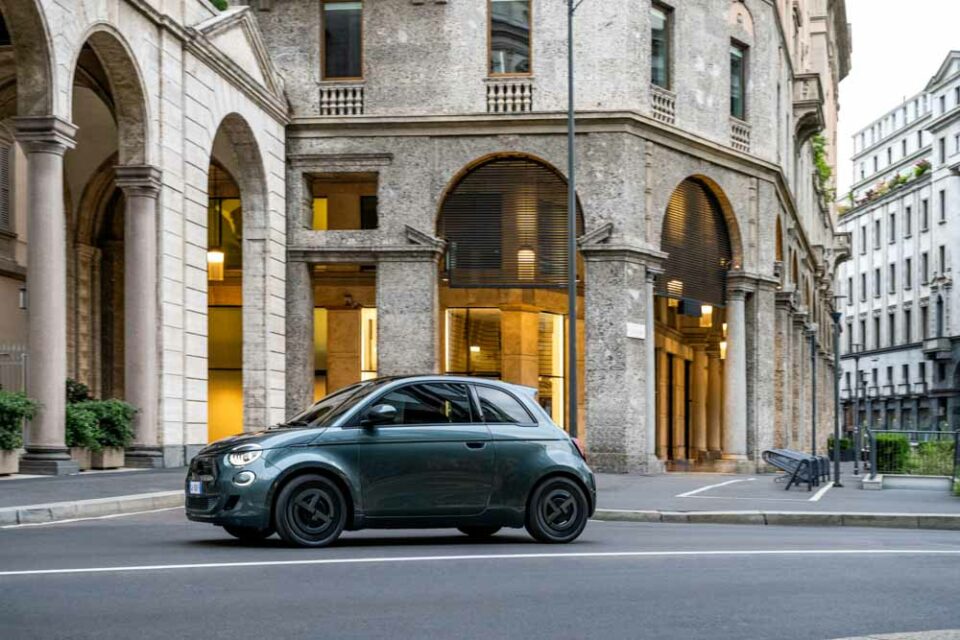 Fiat 500e Giorgio Armani un mix di design ed eleganza