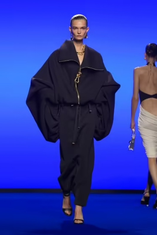 Future Vintage Schiaparelli trasforma la moda per le generazioni future