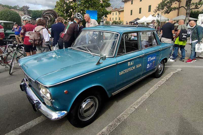 La Fiat 1500 Berlina un'icona del Giro d'Italia rivive all'Eroica