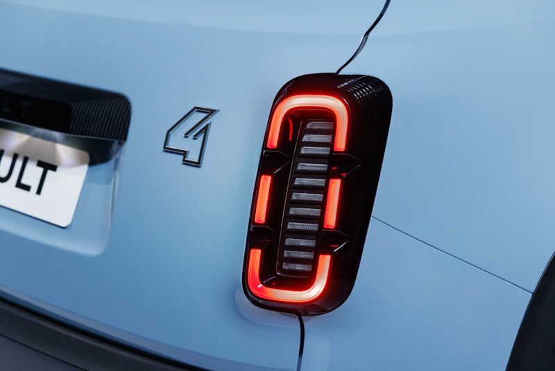 La nuova Renault R4 si rinnova in versione elettrica