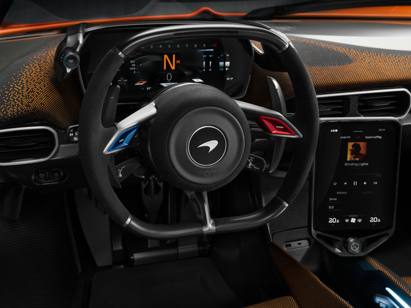Nuova McLaren W1 è la supercar ibrida da 1000 cavalli