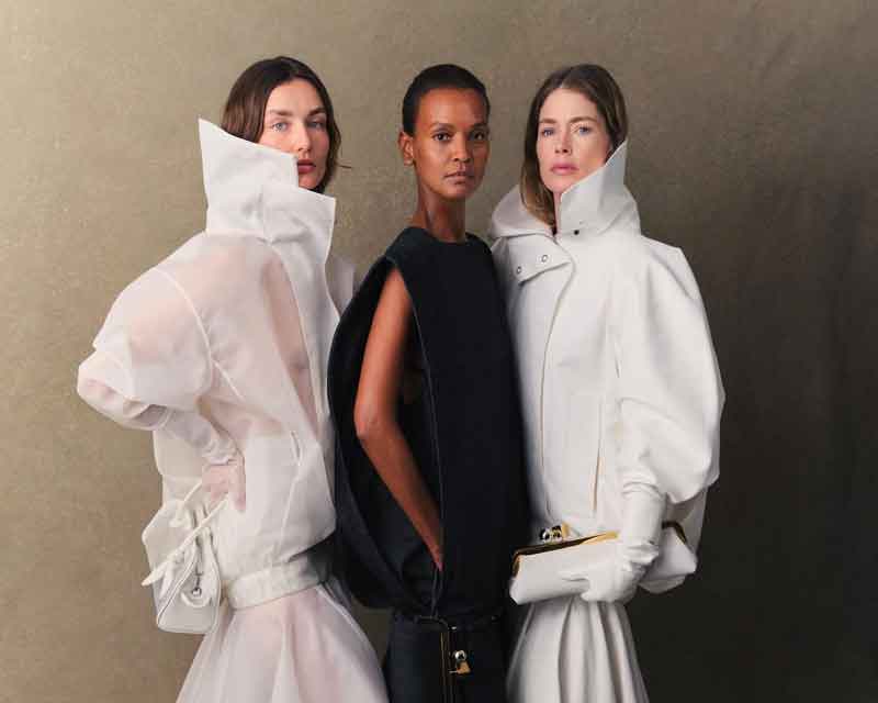 Jacquemus Spring 2025 l'eleganza intima a Parigi