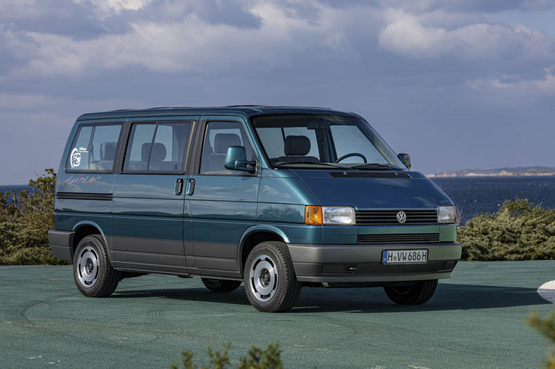 75 anni di Volkswagen Bulli la storia e il futuro di un'icona