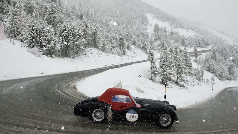 Coppa delle Alpi 2025 l'epica sfida tra le nevi dei passi alpini