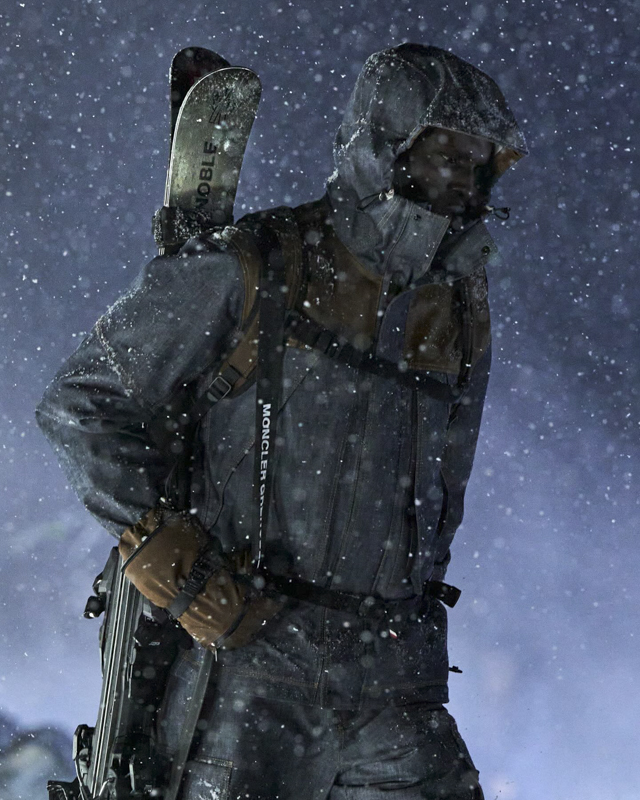 Moncler Grenoble regala un'esperienza esclusiva a Courchevel una sfilata sotto la neve