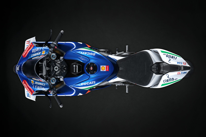 Panigale V4 Tricolore Italia, Ducati celebra il trionfo in Azzurro