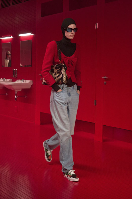 Sfilata Valentino l'intimità in scena secondo Alessandro Michele