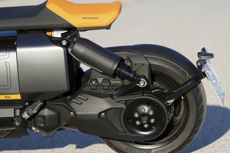 BMW CE 04 la rivoluzione silenziosa della mobilità urbana