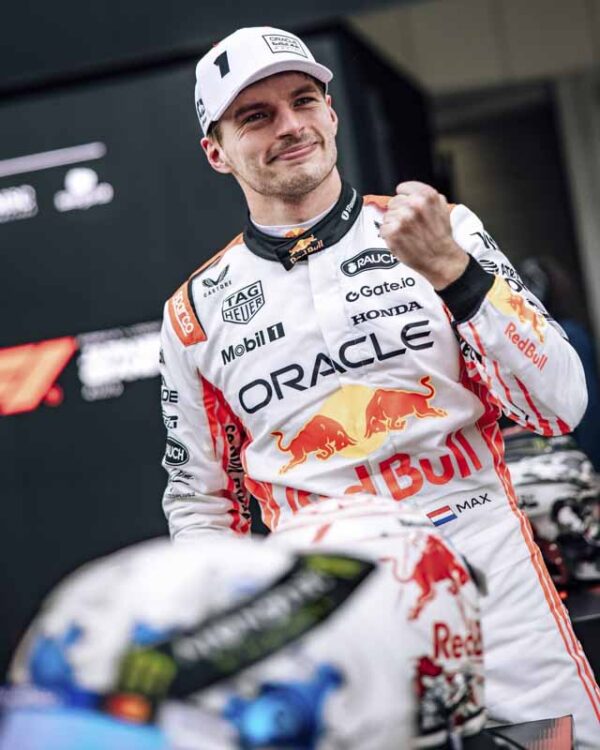 F1 GP Giappone Max Verstappen trionfa a Suzuka McLaren sul podio e Ferrari insegue