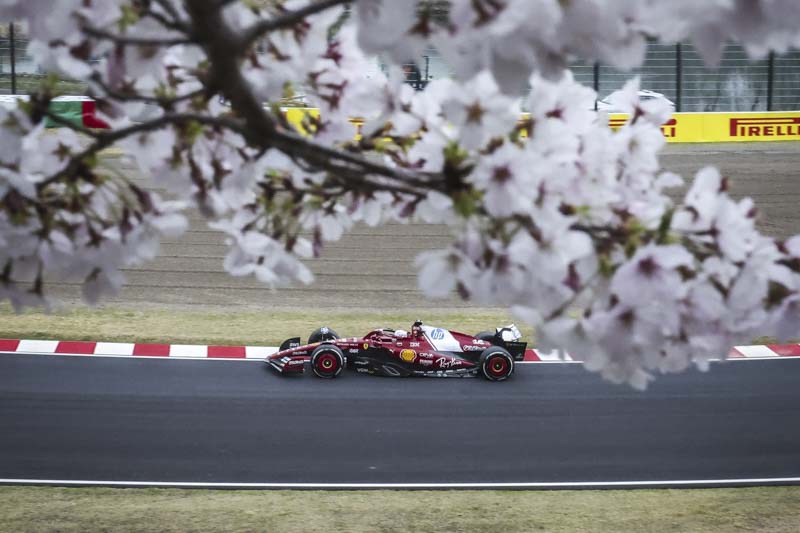 F1 GP Giappone Max Verstappen trionfa a Suzuka McLaren sul podio e Ferrari insegue