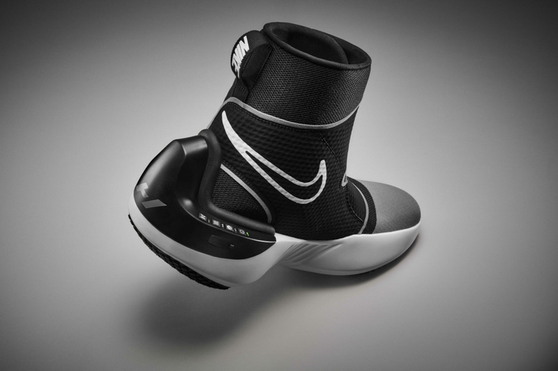 Nike e Hyperice reinventano l'allenamento ecco la scarpa che massaggia, riscalda e conquista