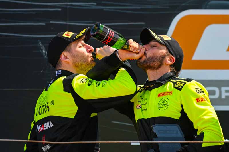 PB Racing conquista Zandvoort doppio podio nella GT4 European Series con la Lotus Emira