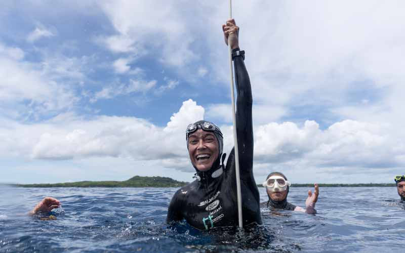 Alessia Zecchini: la regina dell’apnea conquista il record con un tuffo a -113 metri