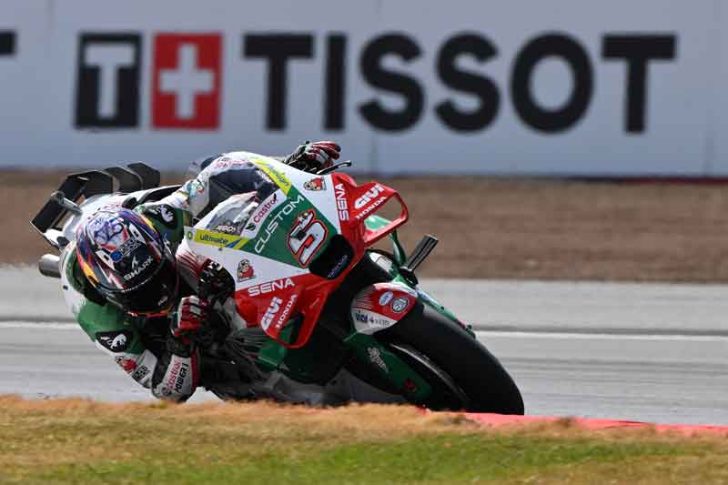 Bezzecchi vince a Silverstone in una gara pazza tra sorpassi e colpi di scena