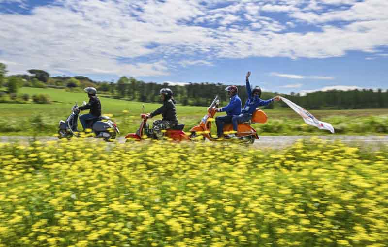 I Vespa World Days 2025 quattro giorni a Gijón