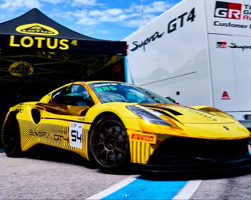 La Lotus Emira di PB Racing torna protagonista nel GT4 European a Zandvoort con Alberto Naska e Stefano D’Aste