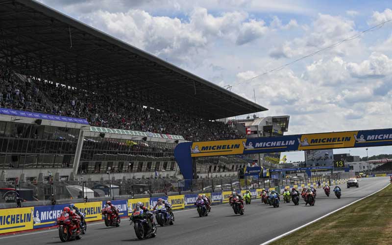 MotoGP Le Mans: Marc Marquez vince la Sprint davanti ad Alex Quartararo in poleman