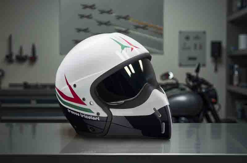 La collaborazione tra Aeronautica Militare e AIROH debutta a Pitti Uomo