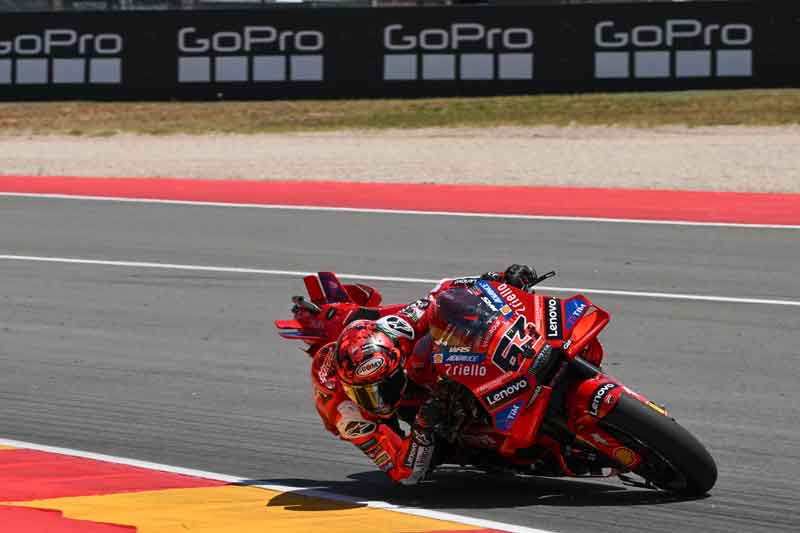 Marc Marquez e il team Ducati dominano il GP di Aragon