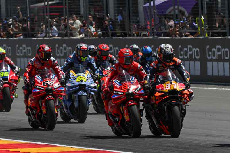 Marc Marquez trionfa nella Sprint e accende l'attesa per la gara