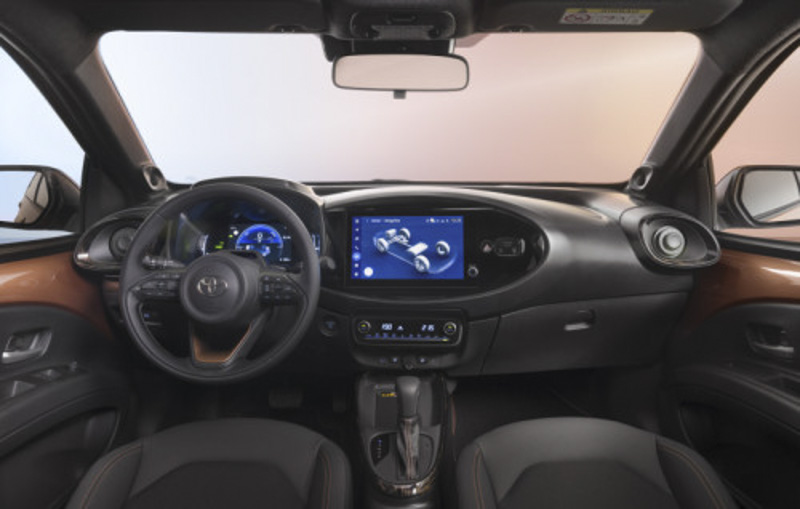 Nuova Toyota Aygo X una piccola rivoluzione urbana firmata Toyota