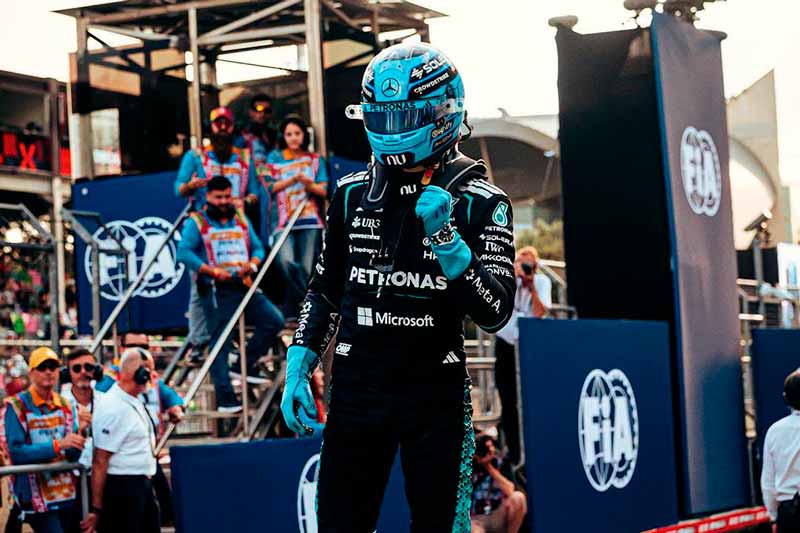 Pole position per Russell al GP d’Azerbaijan Leclerc secondo, Antonelli fermato dal muro