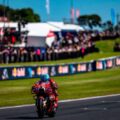 Marco Bezzecchi quarto nella Sprint del GP d’Australia: Di Giannantonio sul podio, vince Marquez